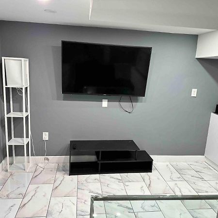Lovely Basement 1-Bedroom With Free Parking Washington Extérieur photo